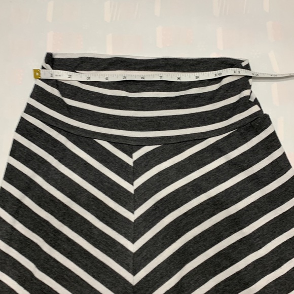 AB STUDIO skirt. Size medium - Picture 4 of 8